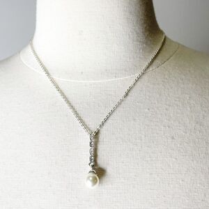 Vintage Avon Jewelry Necklace Silver Chain Rhinestone Pearl Drop Pendant 90s Y2K
